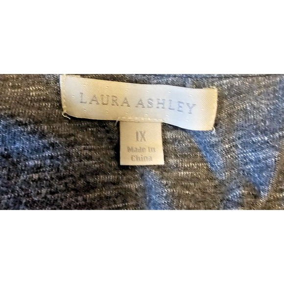 Laura Ashley Shirt Top XL Womens Gray Floral Sleeves Pull On Rhinestones - Picture 4 of 5